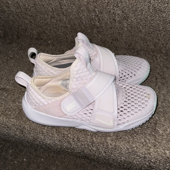 🚫 SOLD 🚫 Nike Sandals - Picture 3 of 5